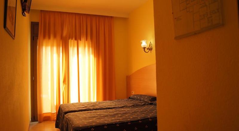 Bonsol Hotel 2*